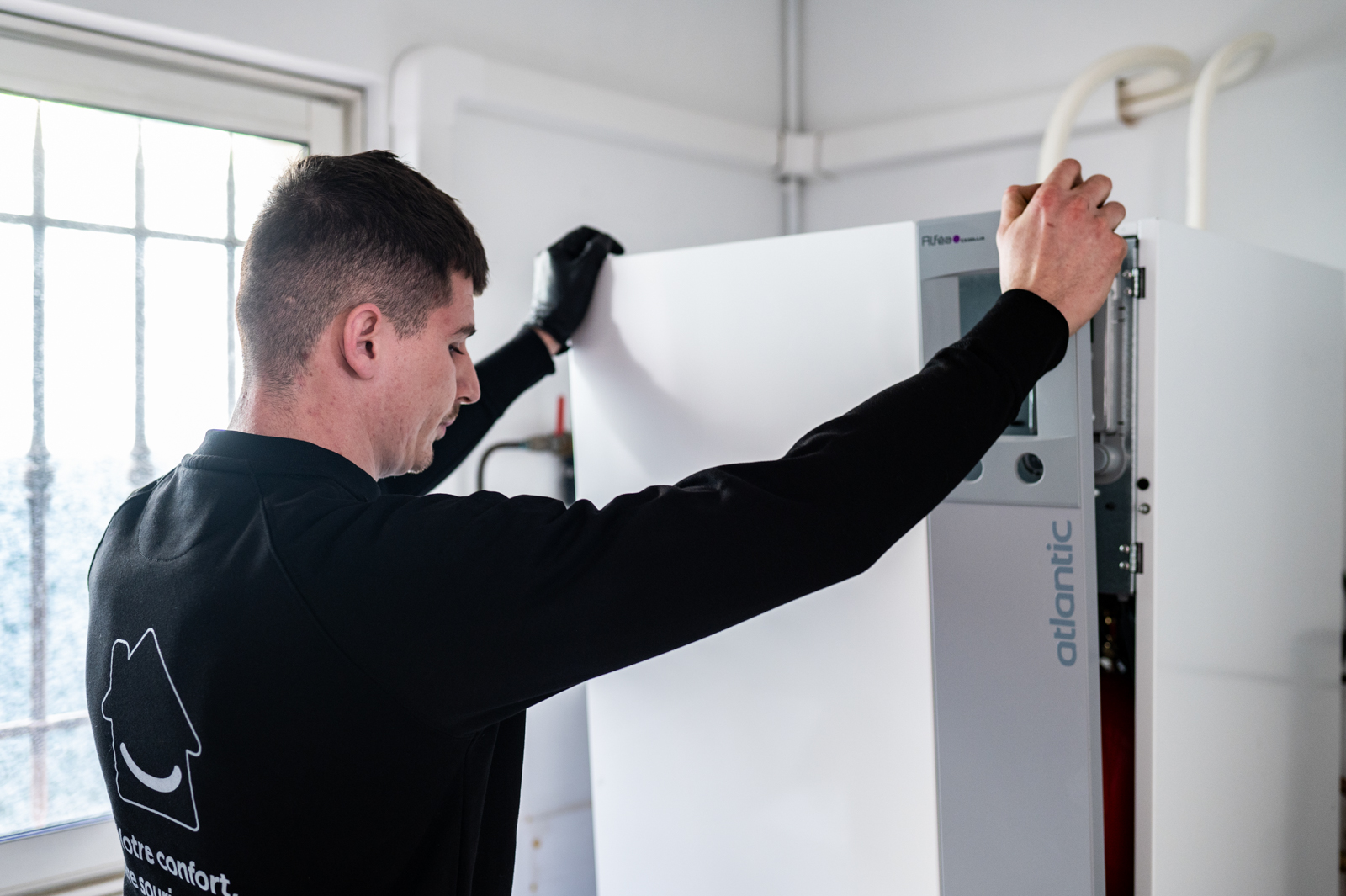 Installation de pompe à chaleur hybride par HomeServe