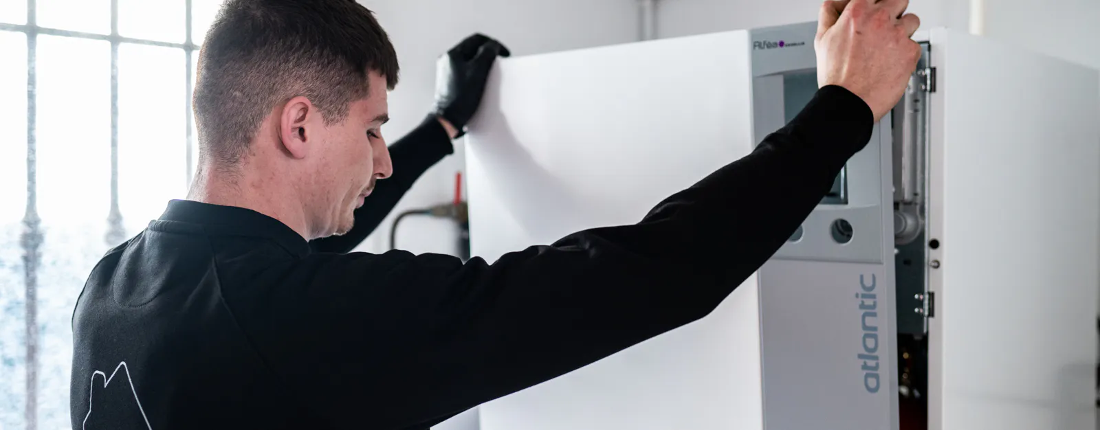 Installation de pompe à chaleur hybride par HomeServe