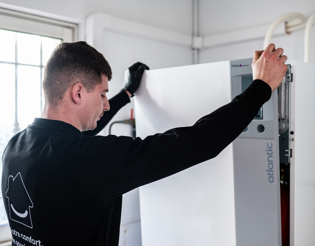 Installation de pompe à chaleur hybride par HomeServe