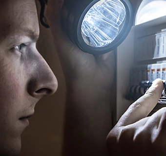 recherche et réparation d'une panne électrique