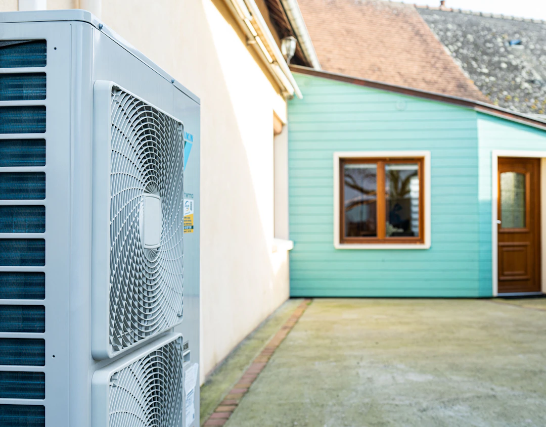 Unité extérieure d'une pompe à chaleur de marque Daikin