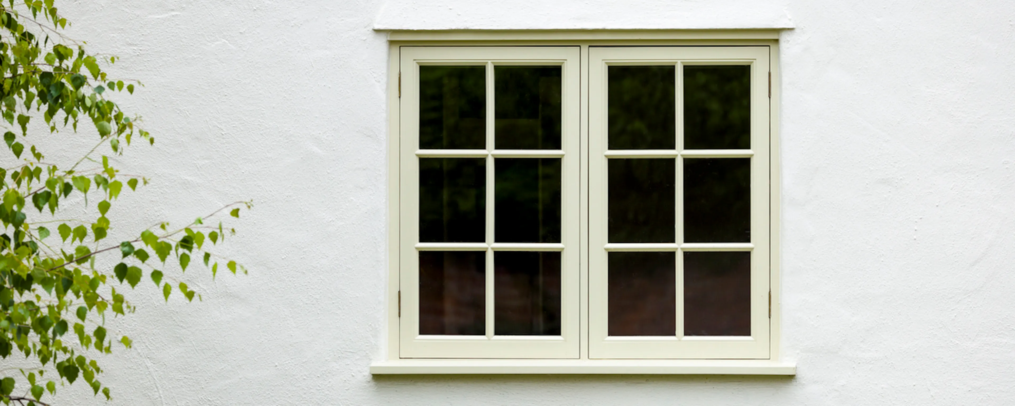 Maison individuelle rénovée avec de nouvelles fenêtres double vitrage performantes