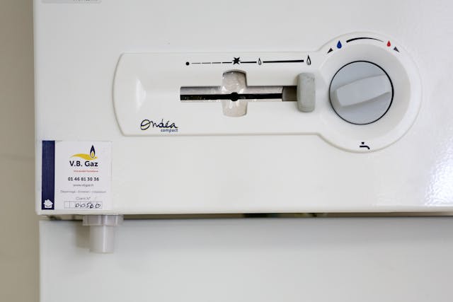 VB Gaz répare et dépanne votre chauffe-bain gaz en urgence