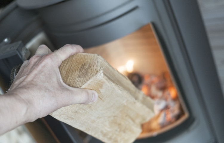 Les 6 critères pour choisir le bon bois de chauffage