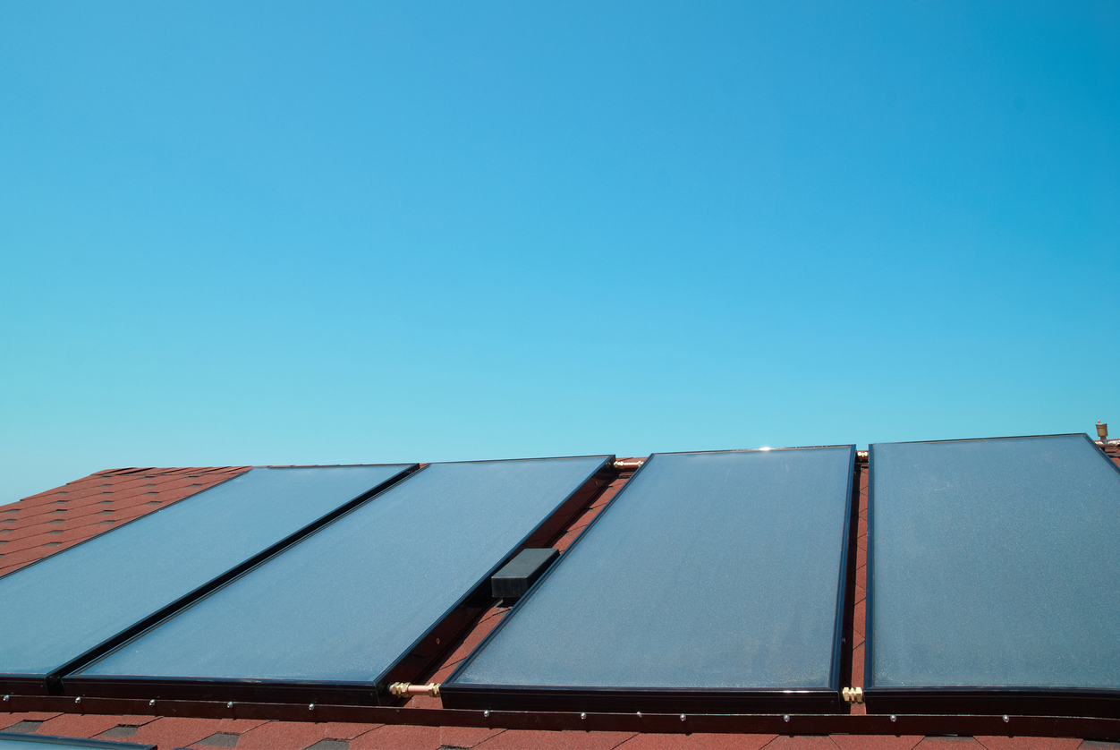 Installation d'un chauffe-eau solaire : le guide complet