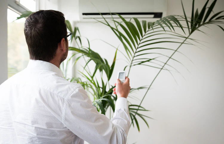 Petit guide normand pour faire installer votre climatisation réversible dans votre appartement en copropriété : ce dont vous avez besoin et comment l'obtenir.