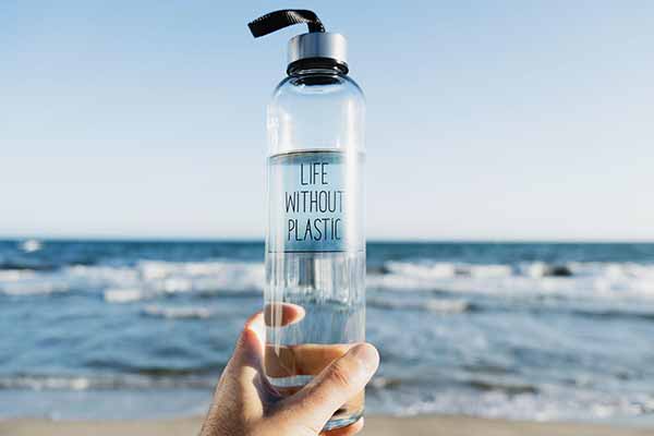 Top 20+ how many water bottles to drink a day 1 Green & Clean: How Many Water Bottles Should I Drink a Day?