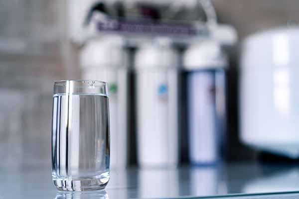 Water Filter Removes  Most Contaminants image of Glass