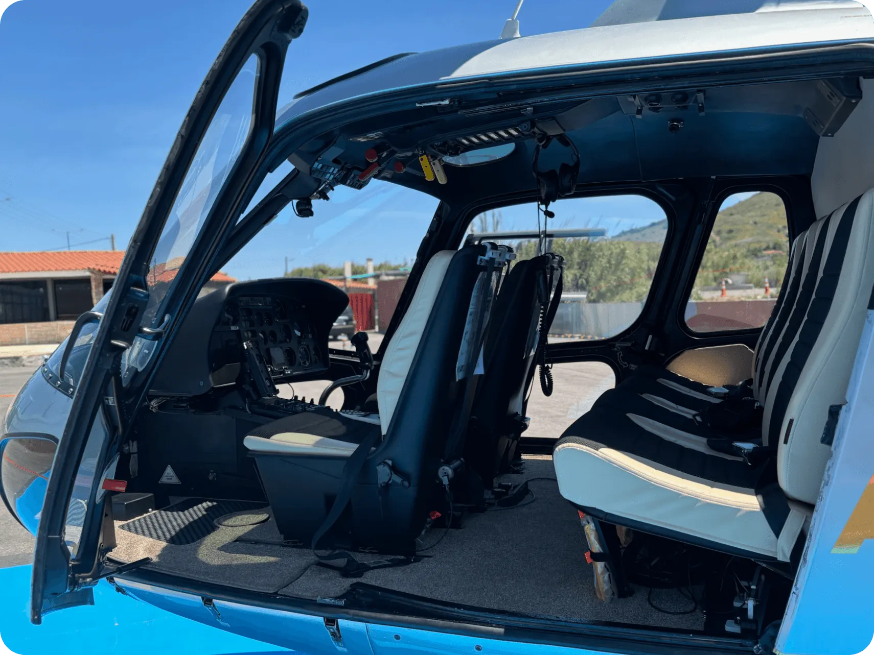 hoper - Airbus AS355 Helicopter Interior