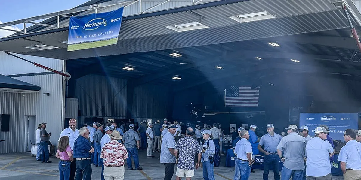 Attendees gather at the Horizon Ag Field Day.