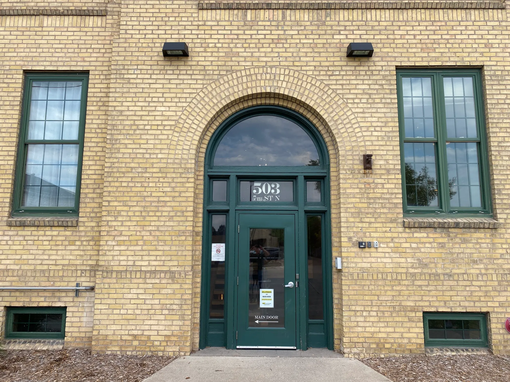 Arched front entrance of the Meadowlark Building, 503 7th Street North, Fargo
