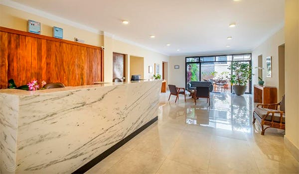 Vista panorâmica da recepção do Hotel Casa Alfredo