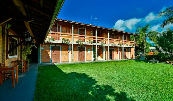 Vista panorâmica das acomodações da pousada nativa