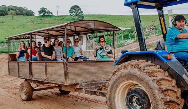 Passeio de trator em Socorro