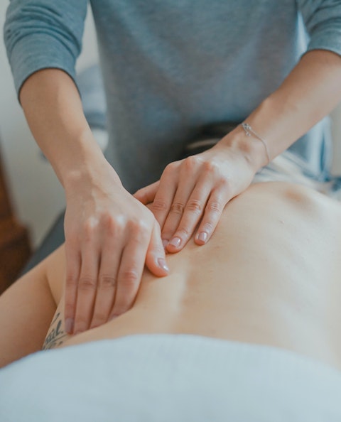 Découvrez les soins et rituels prodigués par Camille Becht à l'hôtel 48° Nord à Breitenbach, en Alsace