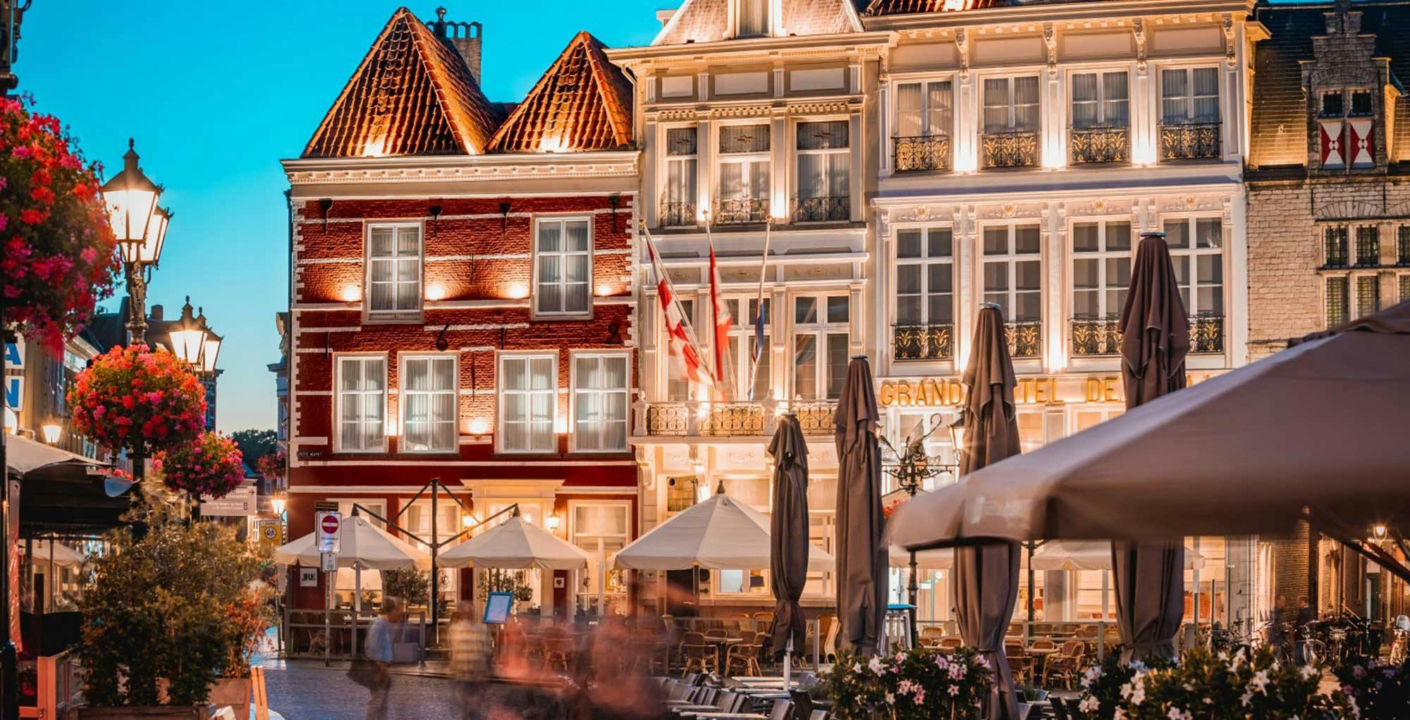 Building Hotel de Draak