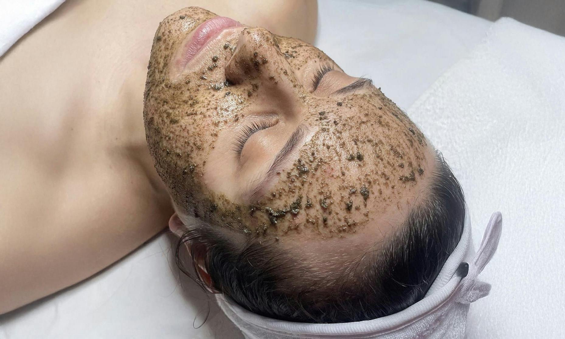 woman enjoying bio spicule treatment