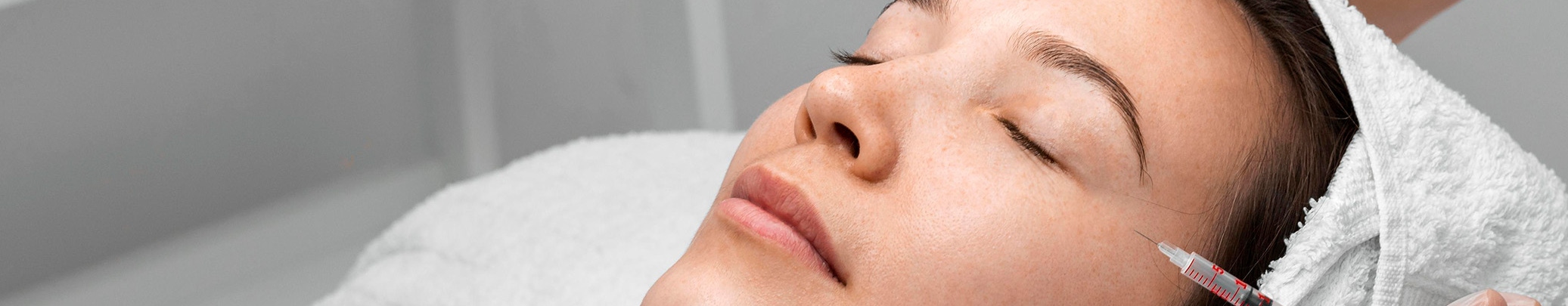 woman having full face anti wrinkle treatment