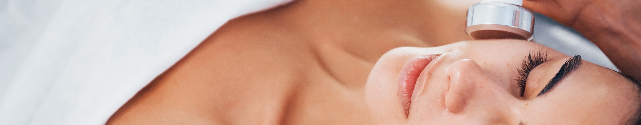 woman having Medical Grade Radio-Frequency & Electroporation Facial Deluxe treatment