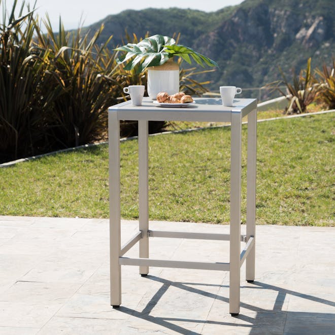 Outdoor Pub & Bistro Tables