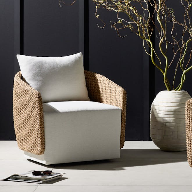 Outdoor Lounge Chairs