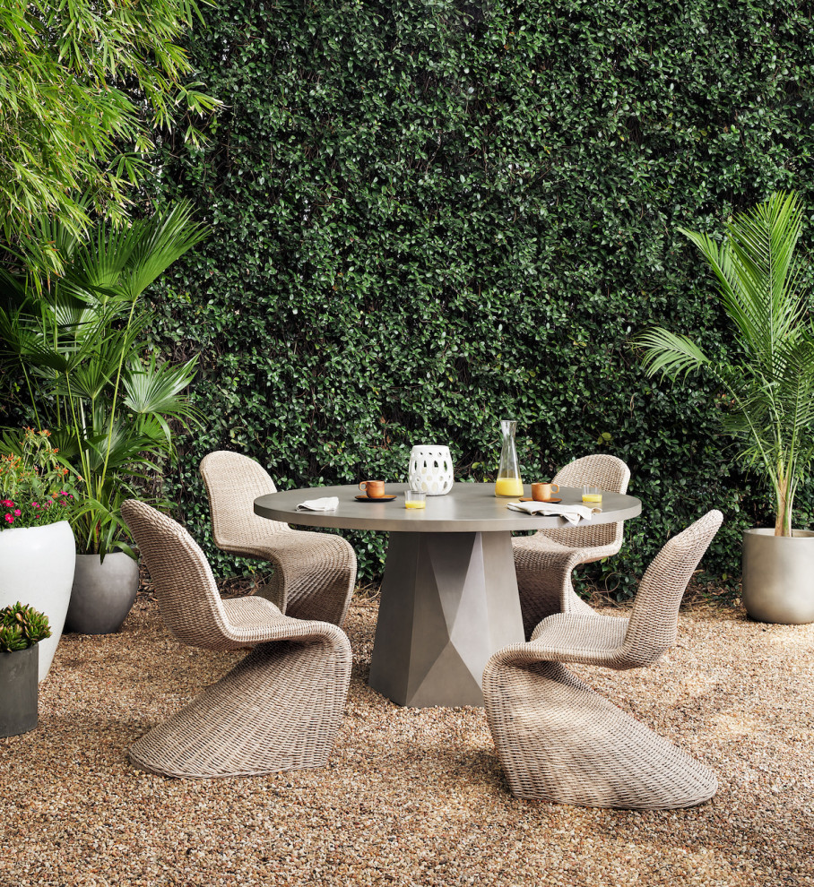 Outdoor Dining Furniture