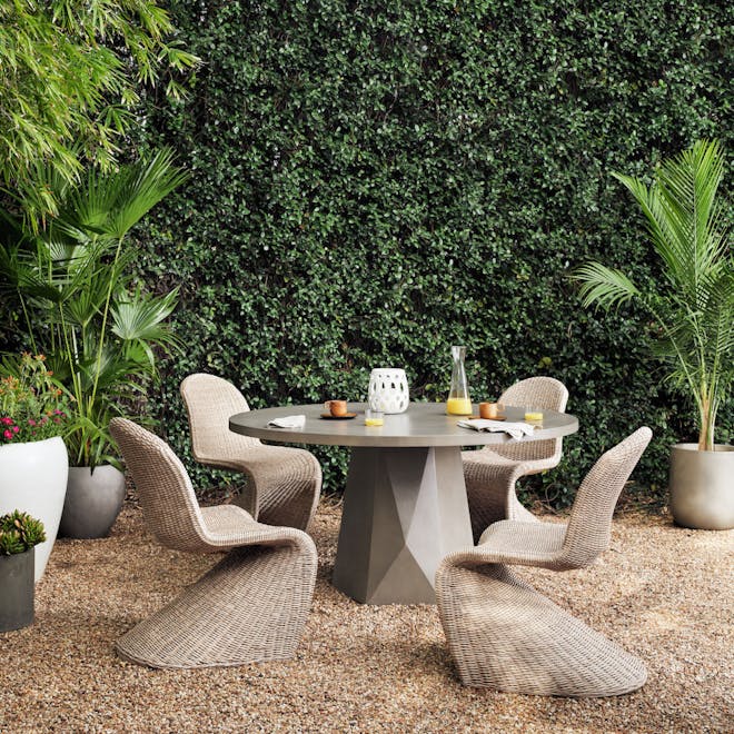 Outdoor Dining Furniture