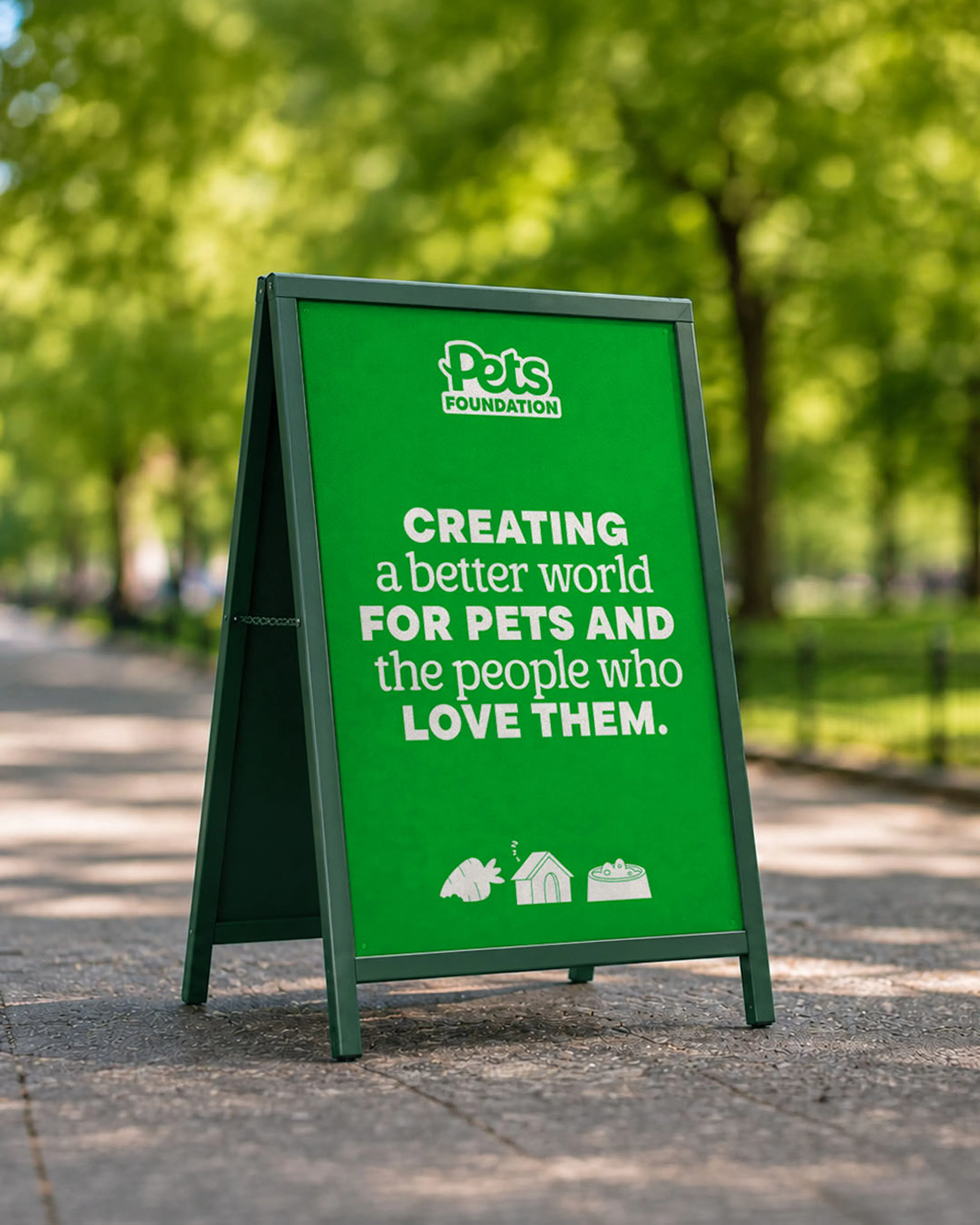 Pets Foundation outdoor advertising by HOW+HOW