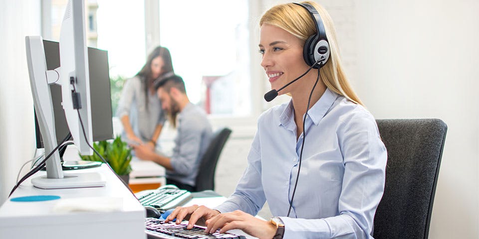 What is a Virtual Receptionist & How They Help Startups 