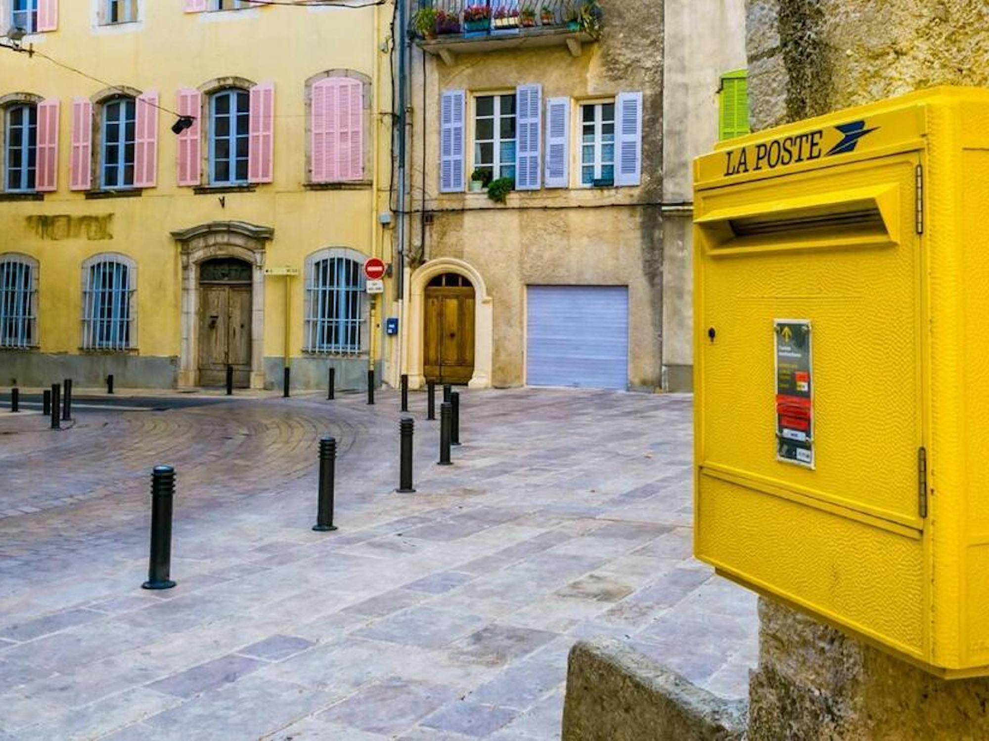 Fransa'da bir posta kutusu