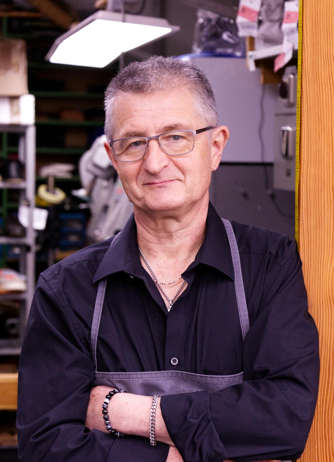 Matthias Schmid Hügel, Inhaber der Schuhmacherei Schmid