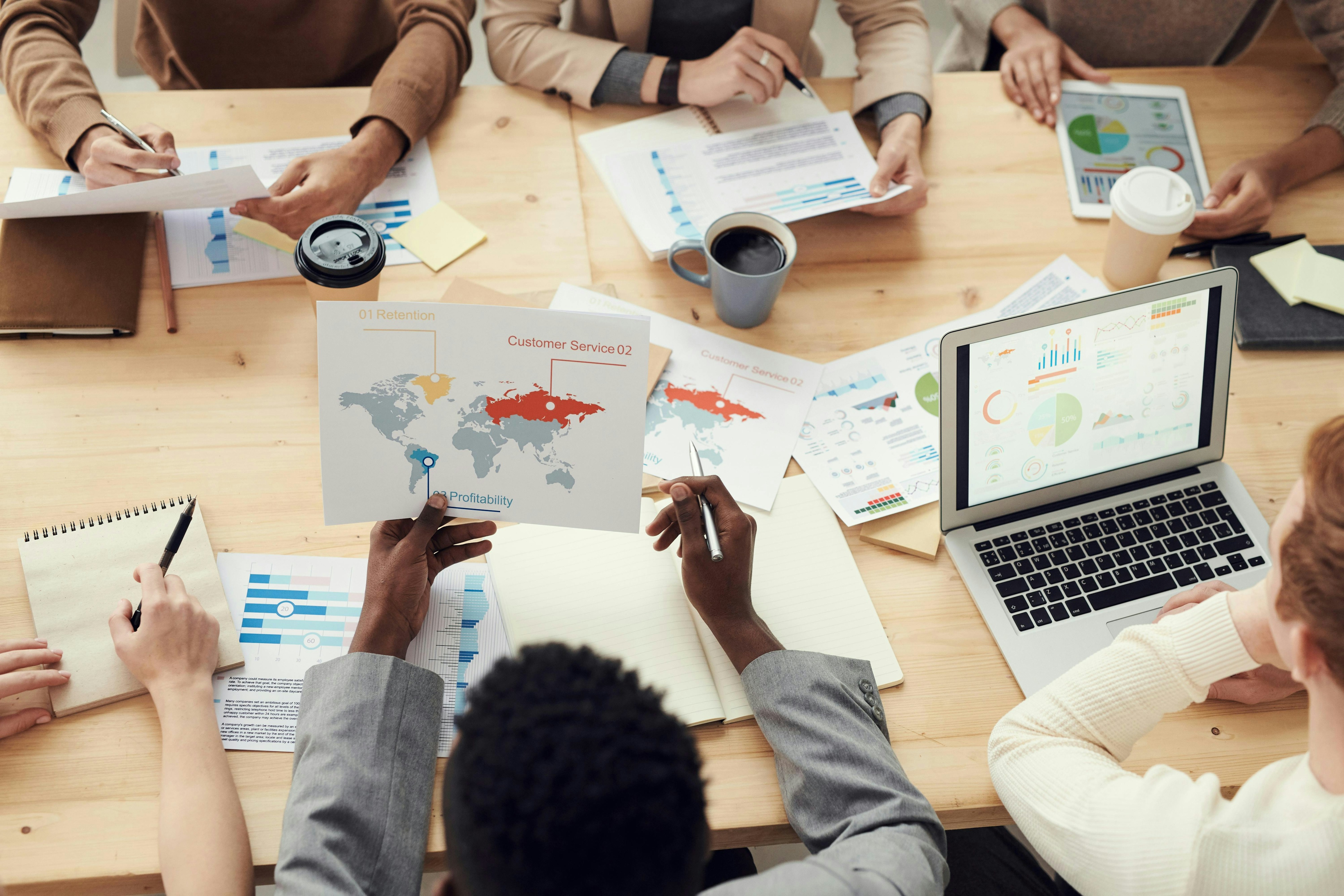 HuntHire Salary Overviews 2025: Navigating Indonesia’s Evolving Pay Landscape