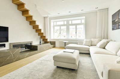 Woonkamer met trap