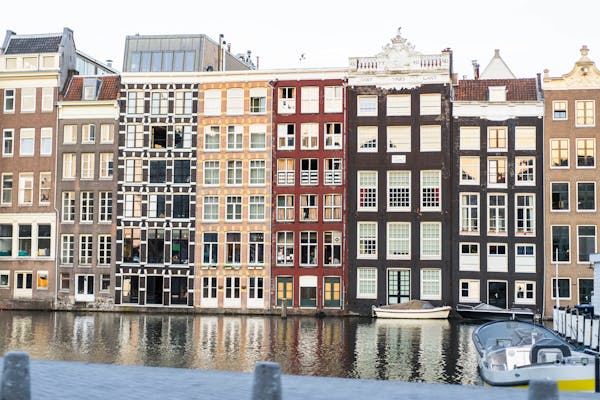 Huizen aan de gracht