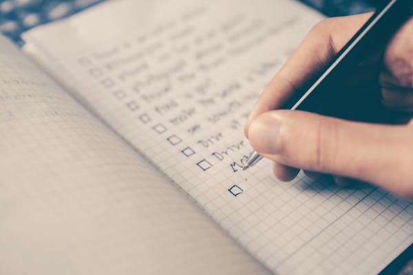 Zwarte pen op schrift 