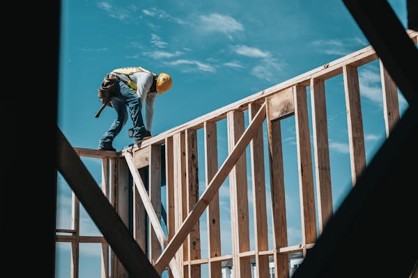 Bouwvakker aan het werk