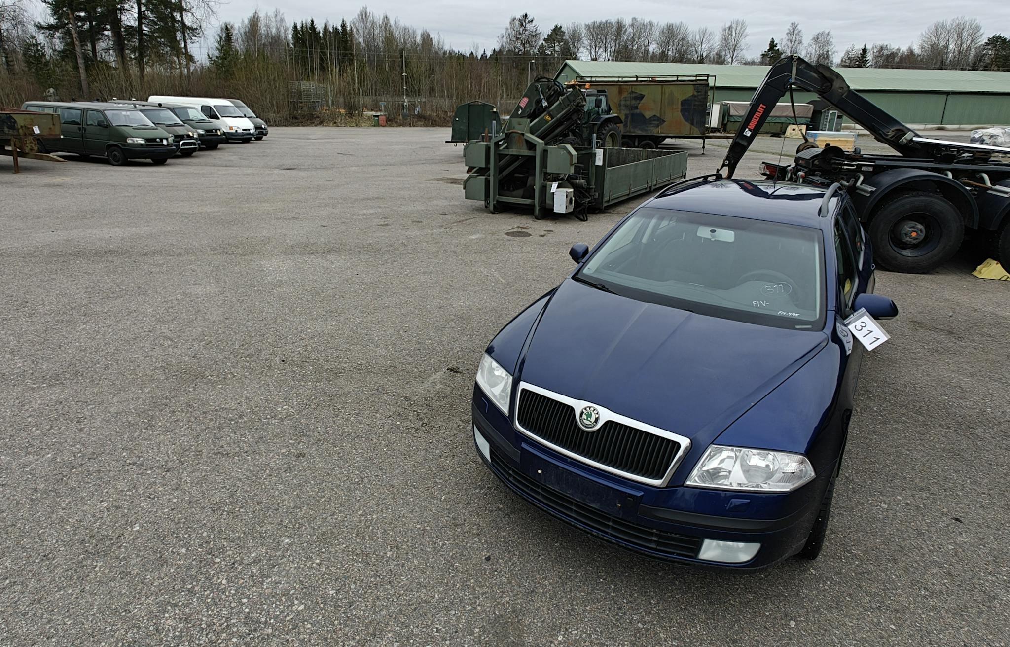 Puolustusvoimien käytössä ollut Skoda henkilöauto