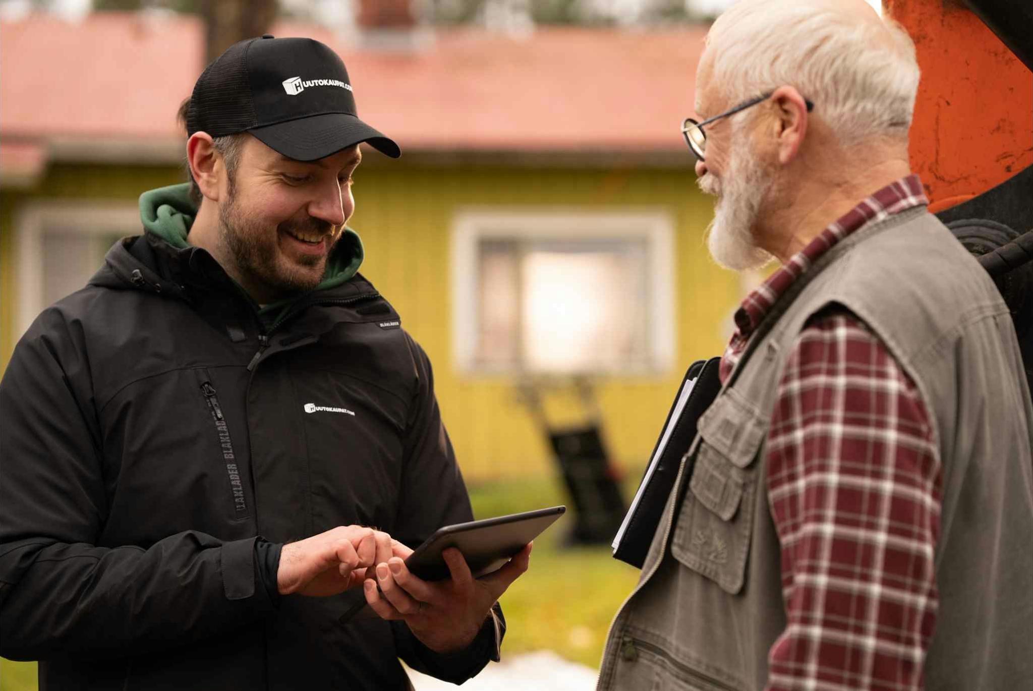 tyokonemeklari ottaa konemyyjan tiedot ylos