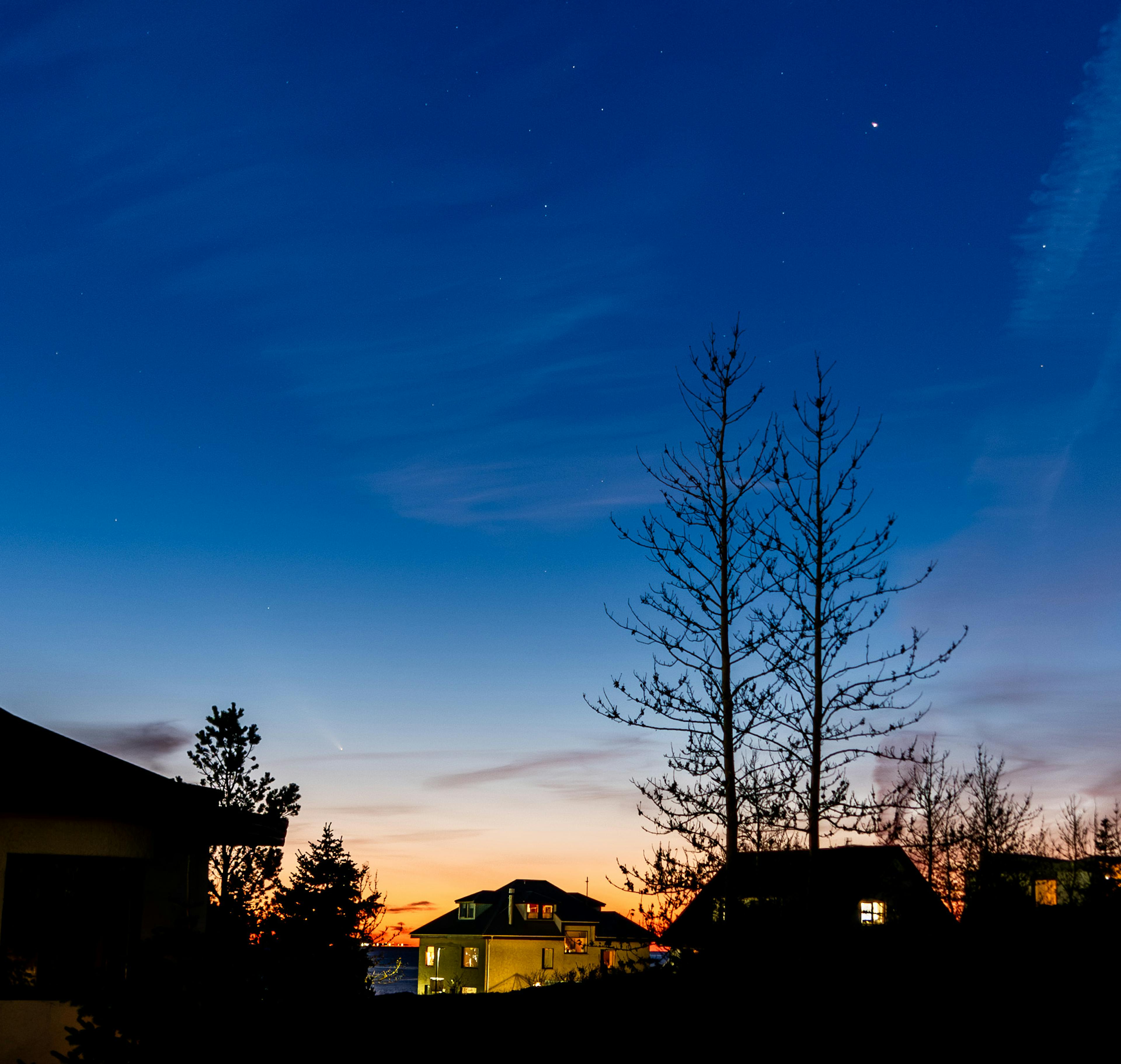 Comet Tsuchinshan over Hafnarfjörður, Iceland, October 13, 2024. Credit: Sævar Helgi Bragason