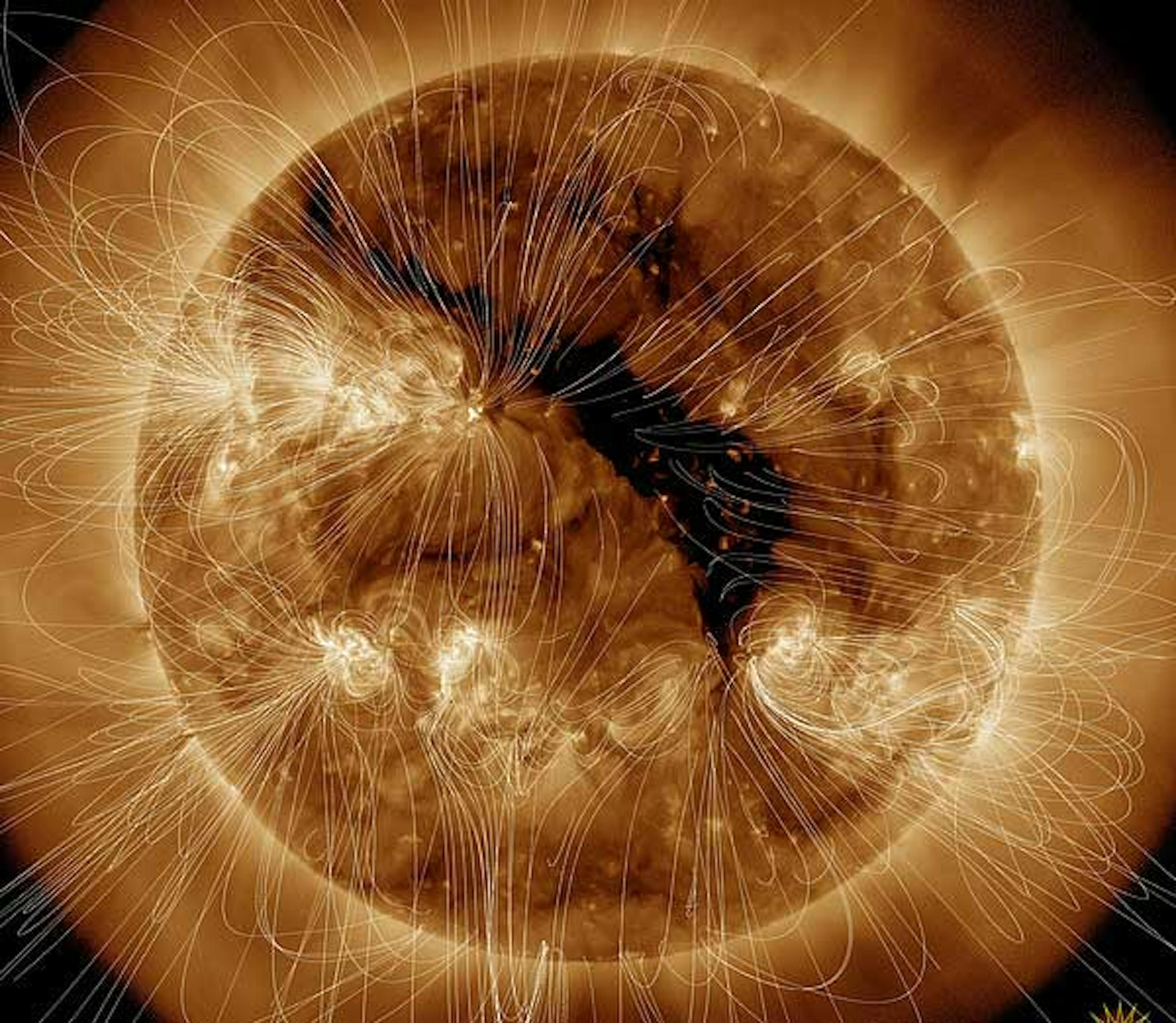 Coronal hole magnetic field lines. Credit: SDO/ AIA / Veronig A. & Temmer M. (University of Graz, Austria)