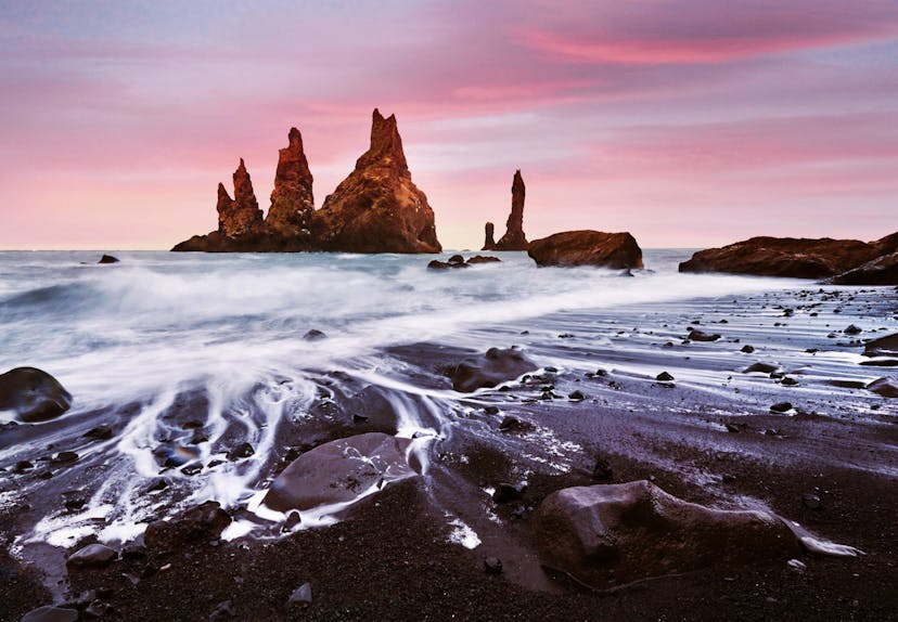 Reynisfjara vik, reynisdrangar