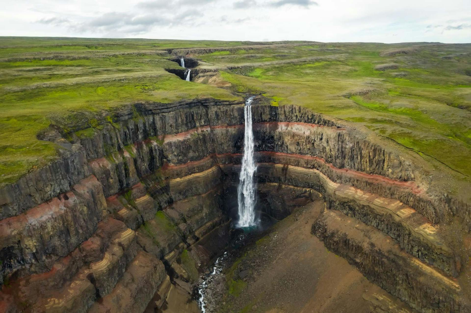 hengifoss waterfall