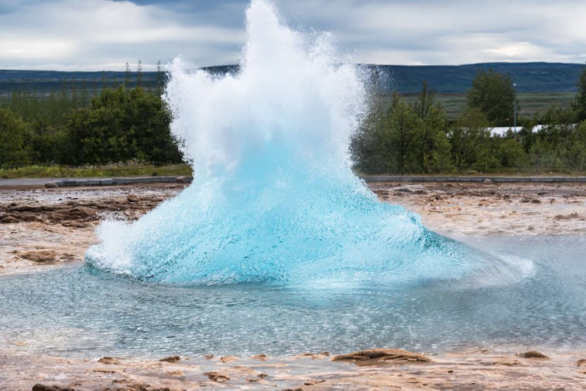 Geysir steam water