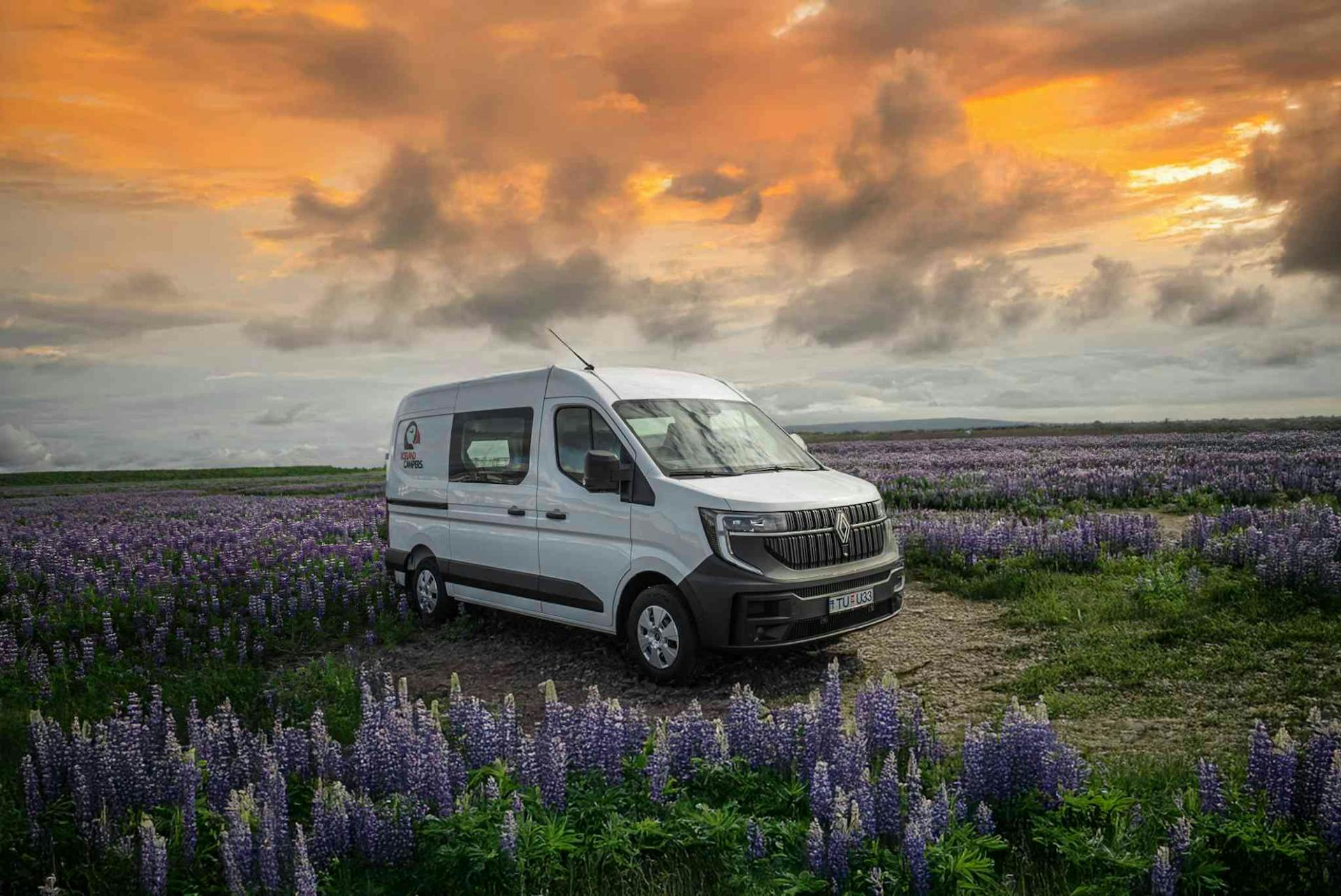 Motorhome iceland sunlight