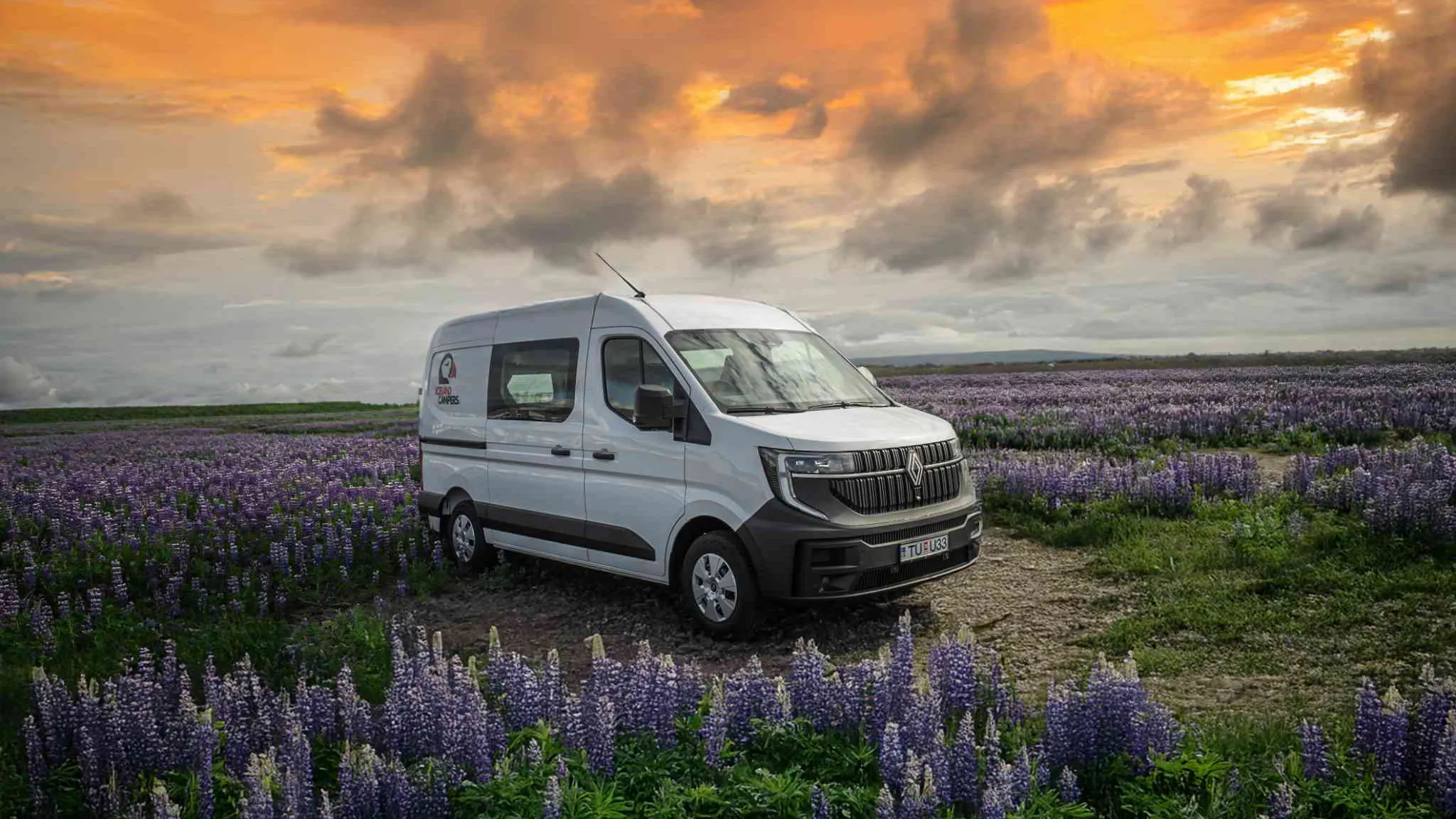 Motorhome iceland sunlight