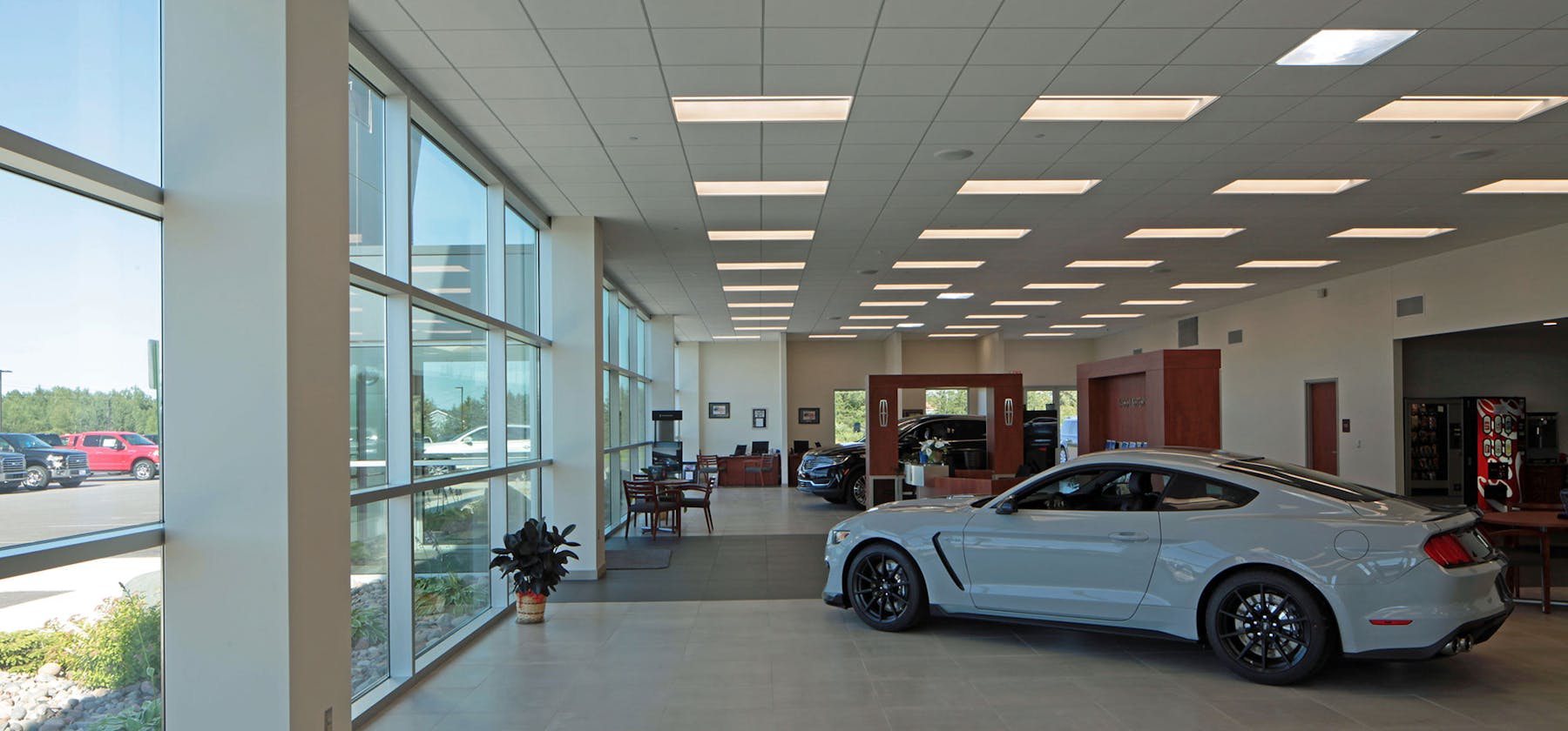 Soo Motors interior show room