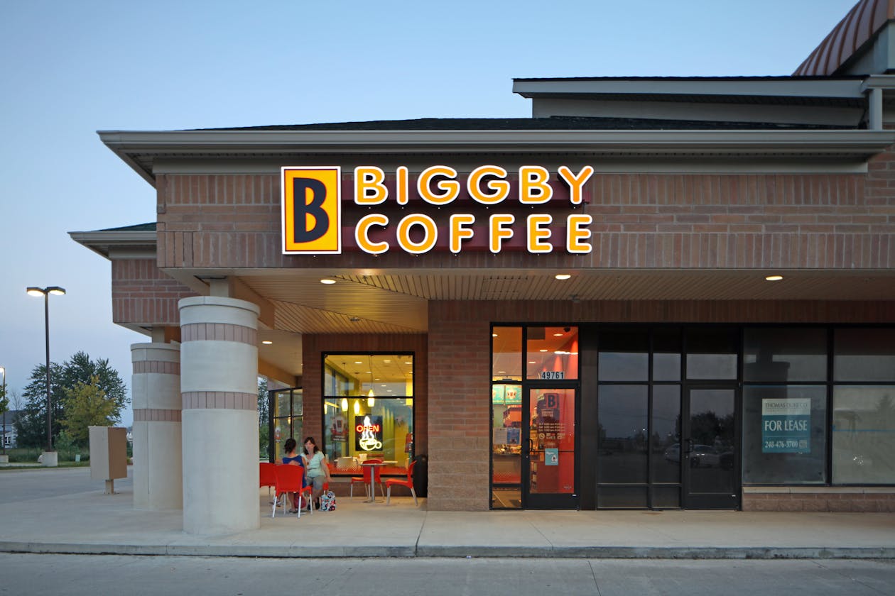 Biggby Coffee facade in Wixom, MI