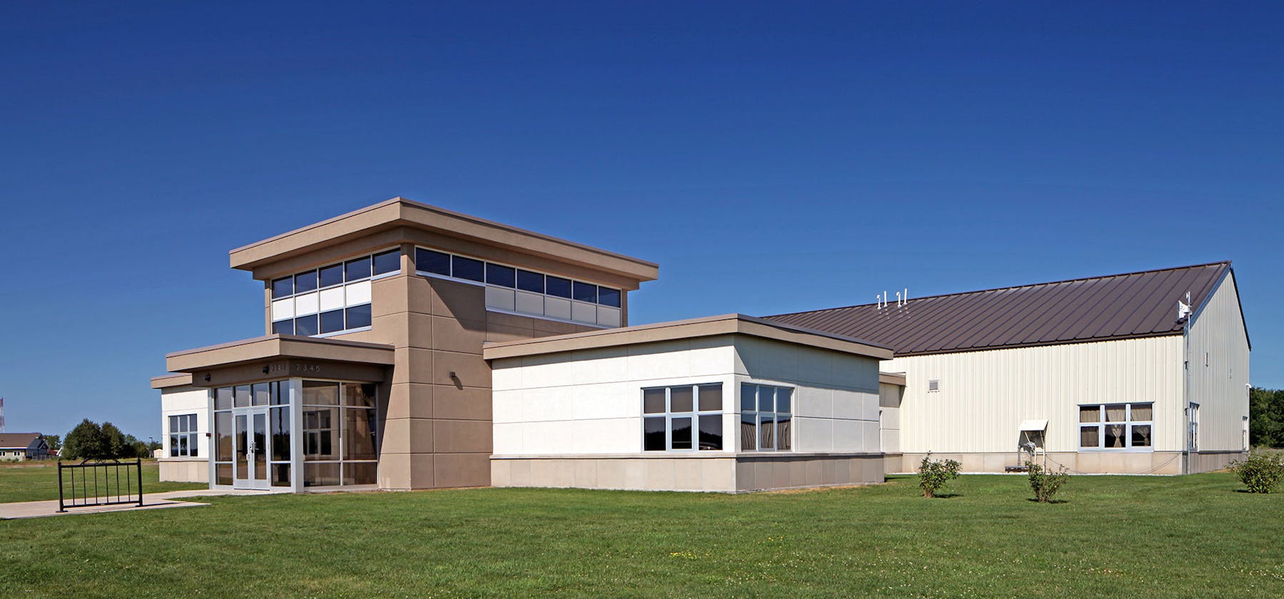 SmartZone Breeder Building facade