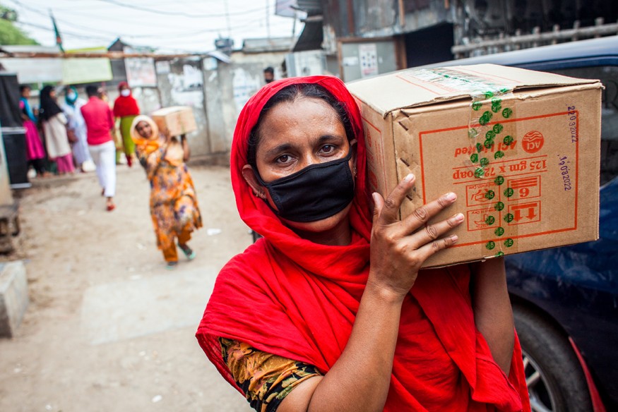 Women in Bangladesh wearing mask