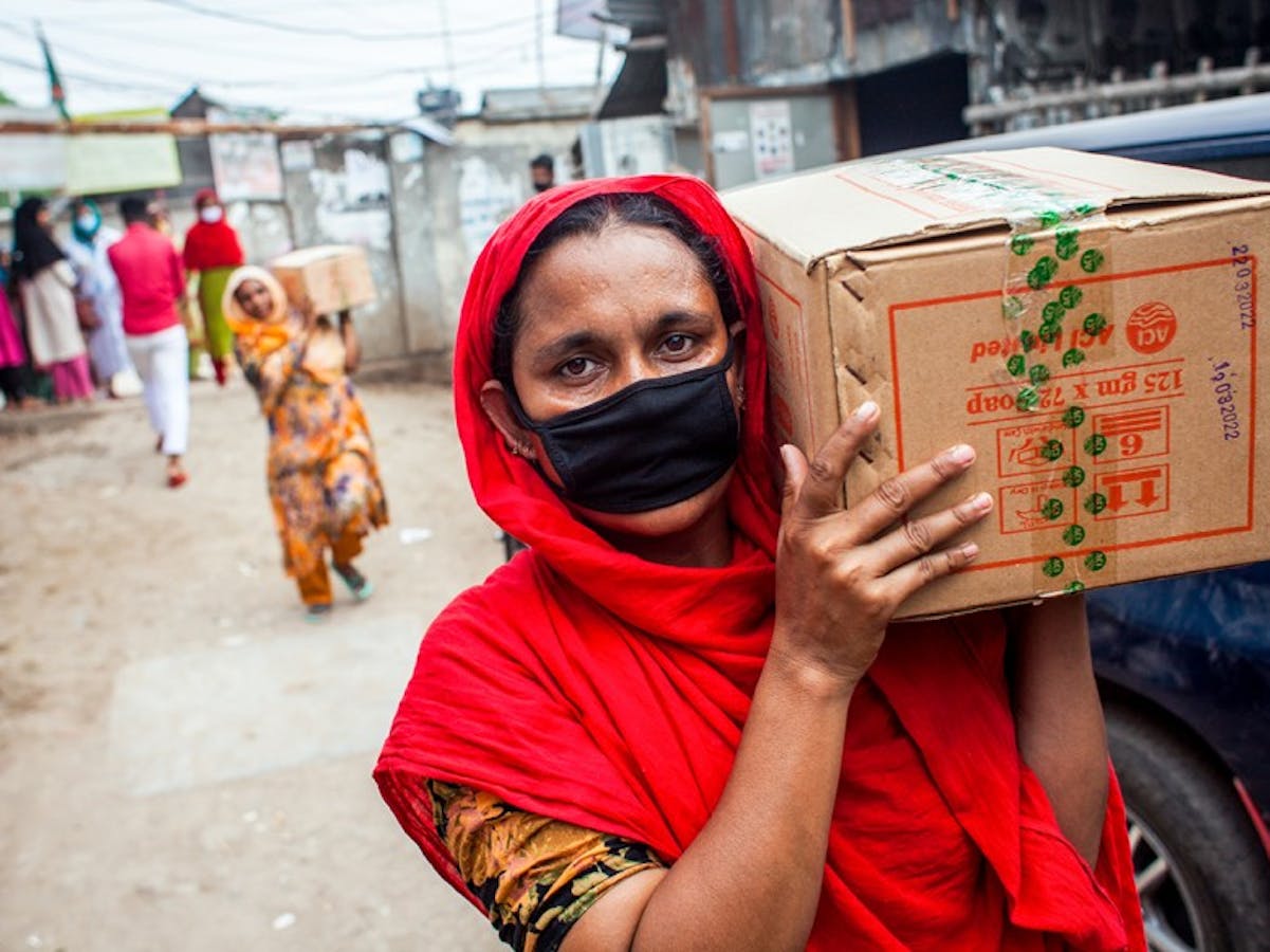 Women in Bangladesh wearing mask